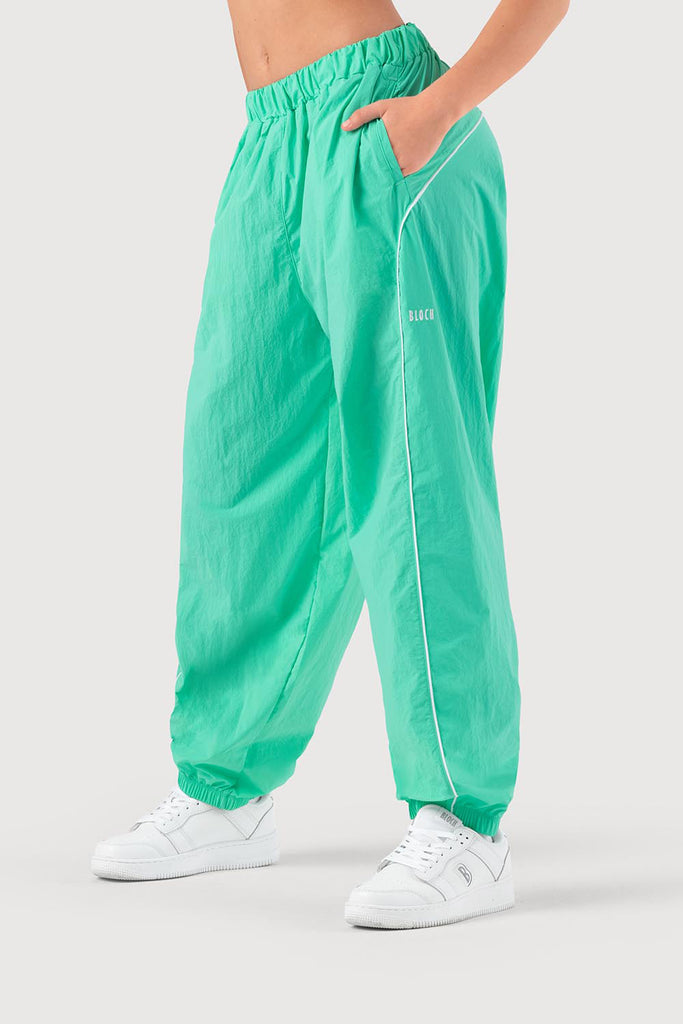  P55710G - Step Up Pant in  colour
