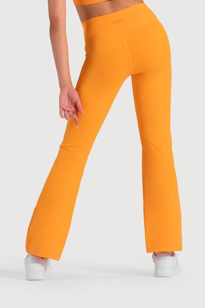  P55676G - Signature Flare Pant in  colour
