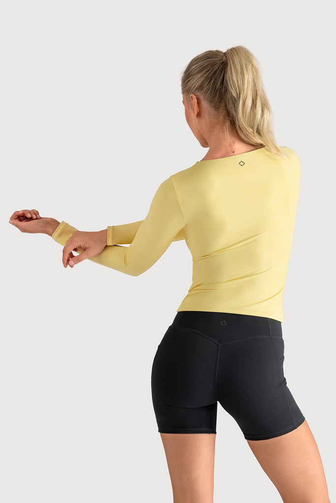  Z5684Y - Essential Long Sleeve Top in  colour
